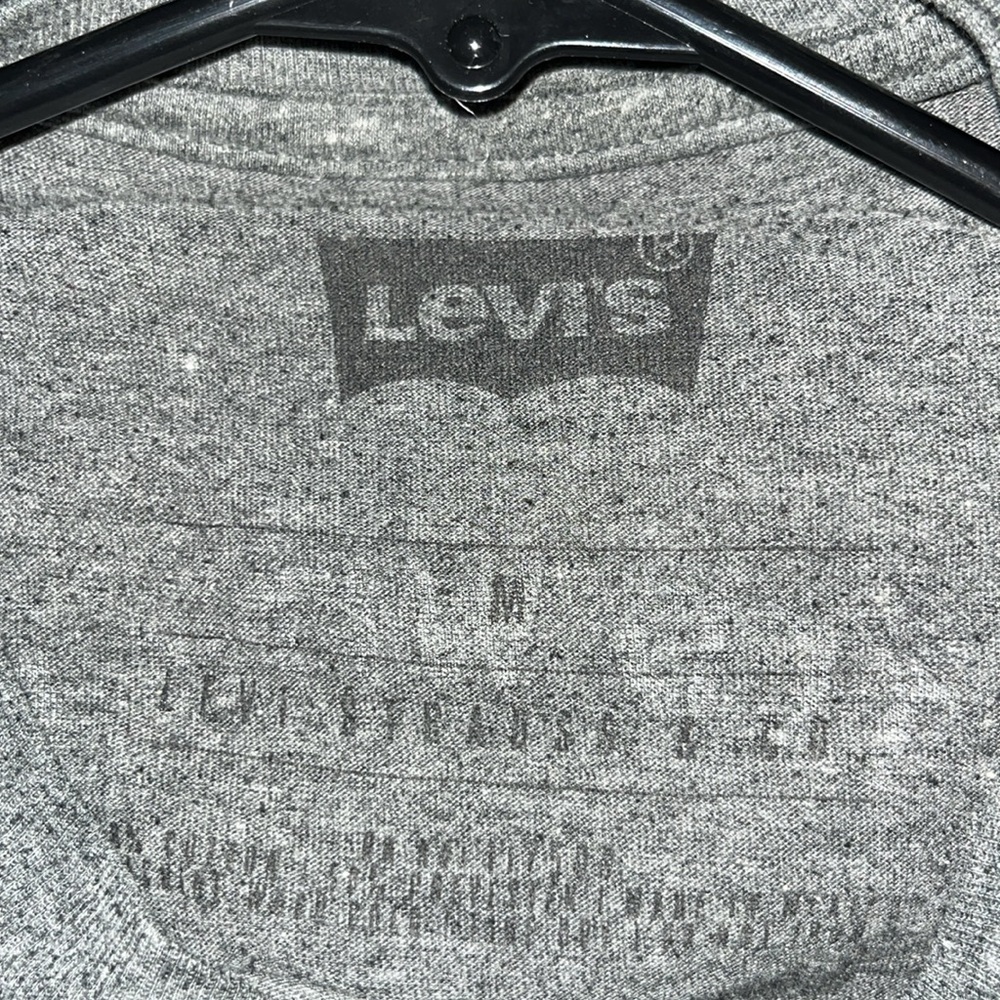 Levi’s tshirt - Picture 4 of 4